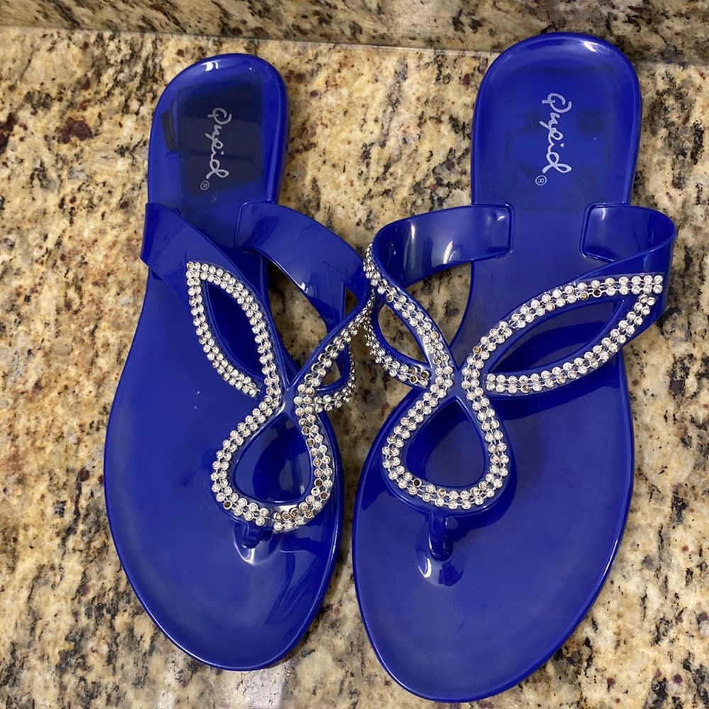 Qupid flip flops size 38, fits like a 7.5 brand new